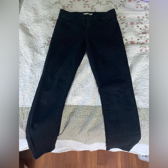 Black Levi’s Jeans - Picture 2 of 5